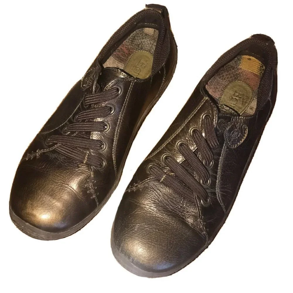 Boc Born Slip On Brown Sneakers Womens Size 8. Tennis Shoes Women Leather Bronze